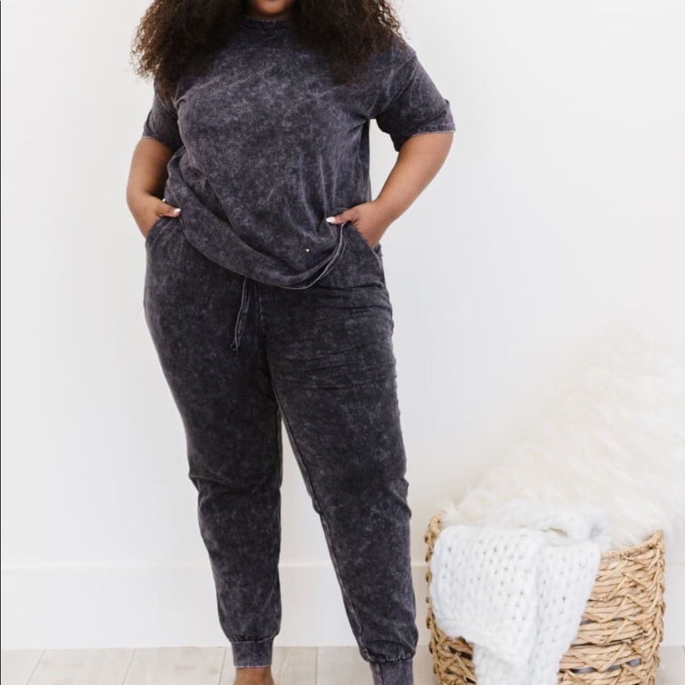New!! 💕 Zenana Been There Mineral Wash Lounge Set Regar and Plus Size